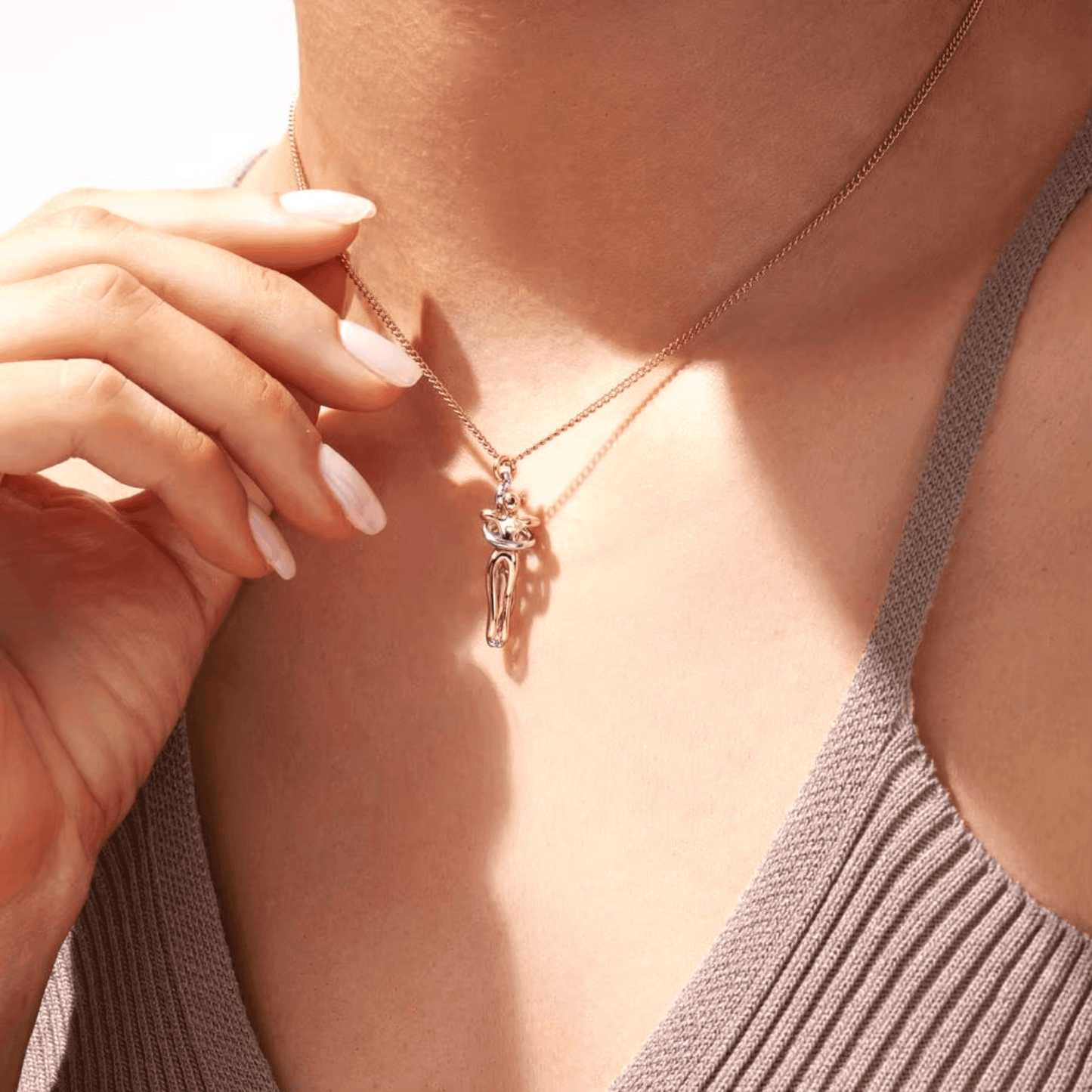 Hug Me Necklace - Swaveo Jewelry