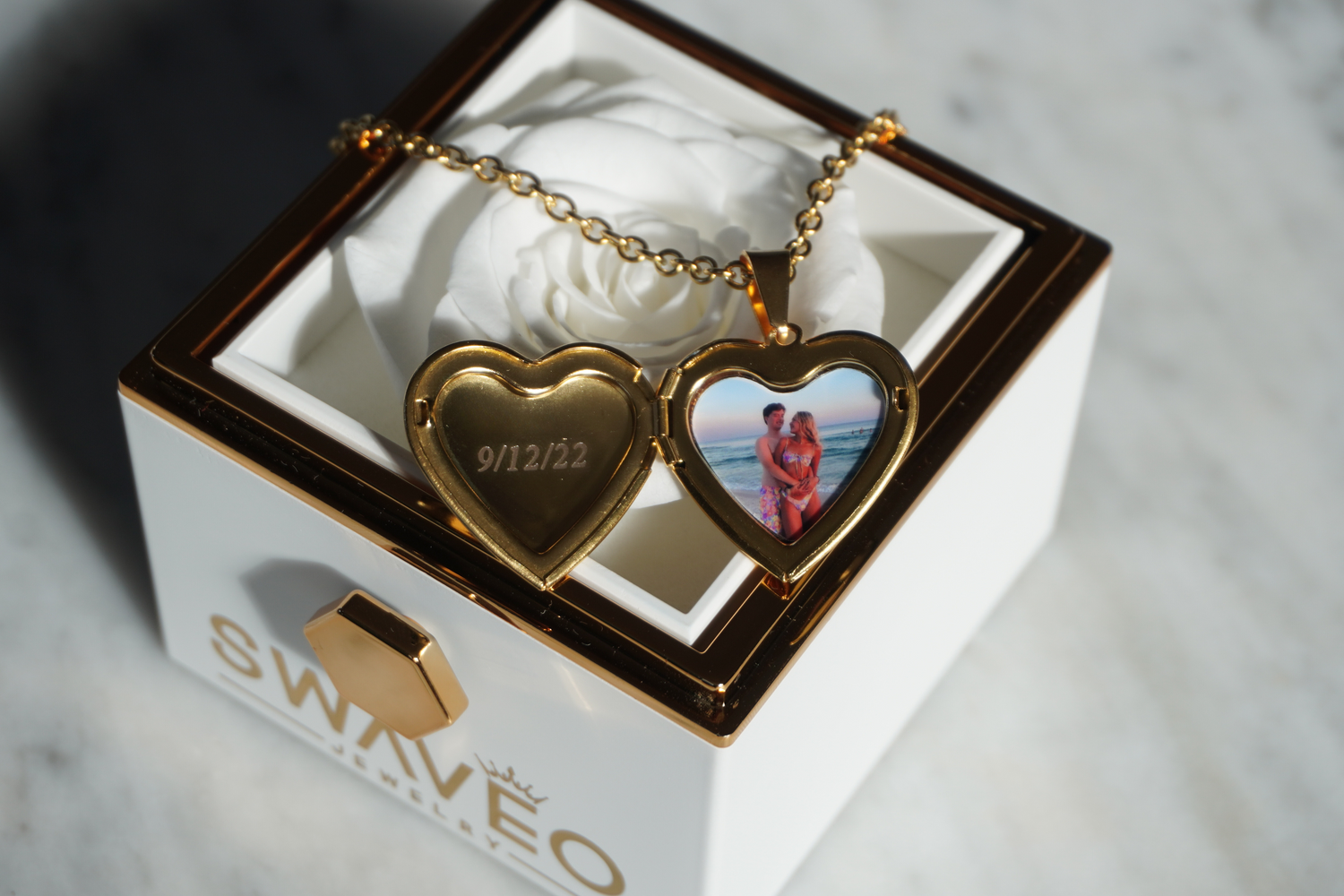 Swaveo Rose Box Locket