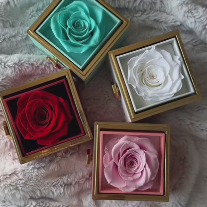 Boîte de rose éternelle avec collier gravé